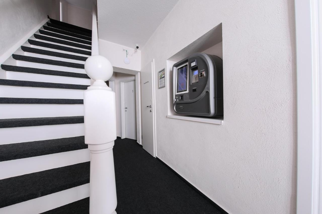 Hotel 24/7 selfcheckin Schmiedestrasse Leer Exterior foto