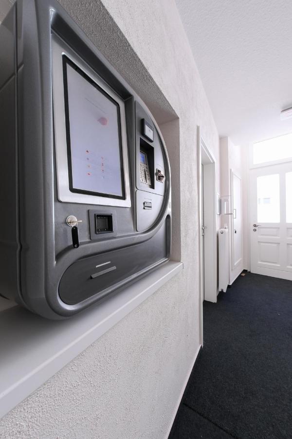 Hotel 24/7 selfcheckin Schmiedestrasse Leer Exterior foto