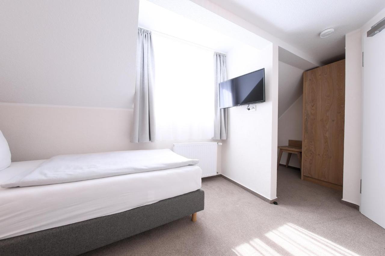 Hotel 24/7 selfcheckin Schmiedestrasse Leer Exterior foto